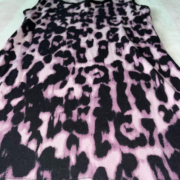 Guess leopard print tank top. - Picture 3 of 6